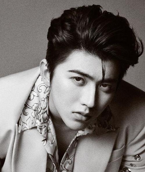 吃瓜娱乐明星蔡徐坤,从偶像到流量王，吃瓜娱乐界的璀璨明星